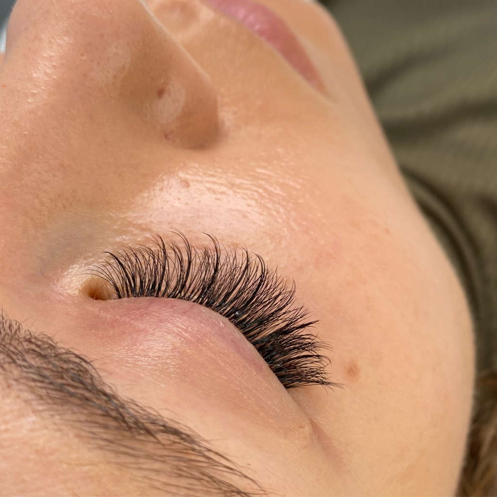 Przedłużanie rzęs - Perła Urody