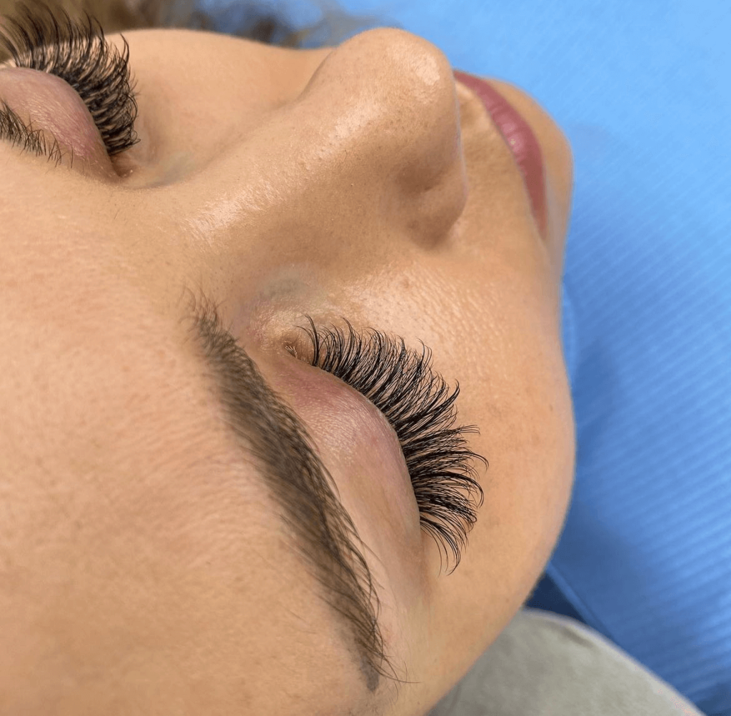 Przedłużanie rzęs - Perła Urody